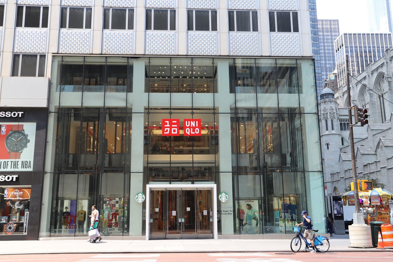 UniQlo - shutterstock credit Chie Inoue